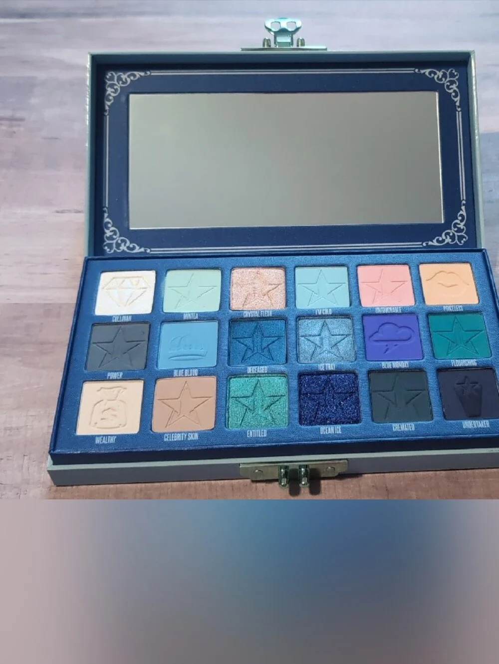 Jeffree Star Blue Blood Eyeshadow Palette - Blue Tones